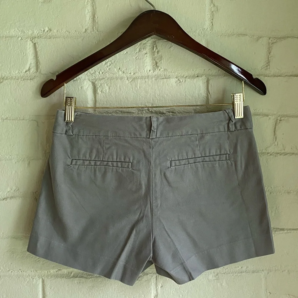 Banana Republic tan beige size 2 petite 2p bermuda casual summer shorts